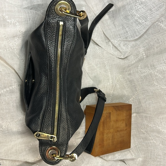 Michael Michael Kors pebbled leather with gold hardware crossbody shoulder bag - Picture 12 of 16